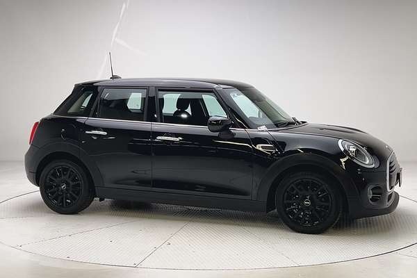 2020 MINI Hatch Cooper F55 LCI thumb-8