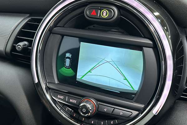 2020 MINI Hatch Cooper F55 LCI thumb-15