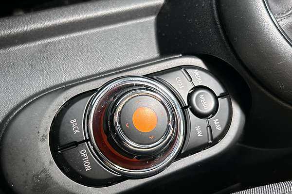 2020 MINI Hatch Cooper F55 LCI thumb-17