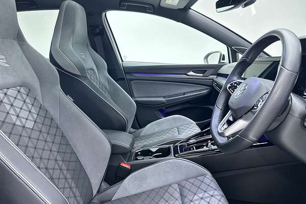 2023 Volkswagen Golf 110TSI R-Line 8 thumb-12