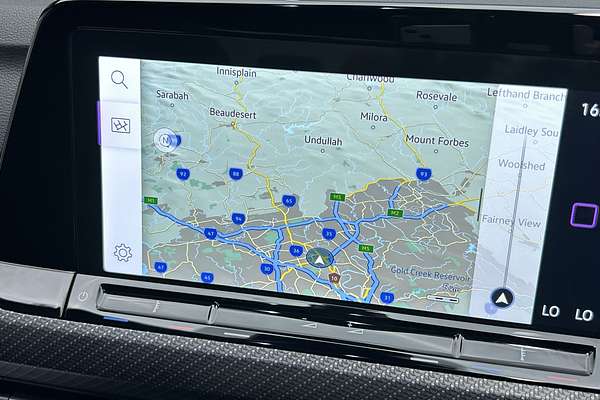 2023 Volkswagen Golf 110TSI R-Line 8 thumb-15