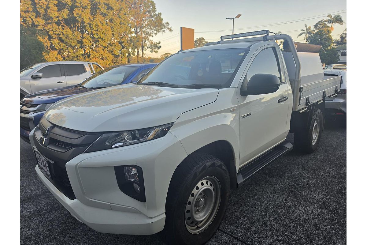 2023 Mitsubishi Triton GLX MR 4X4