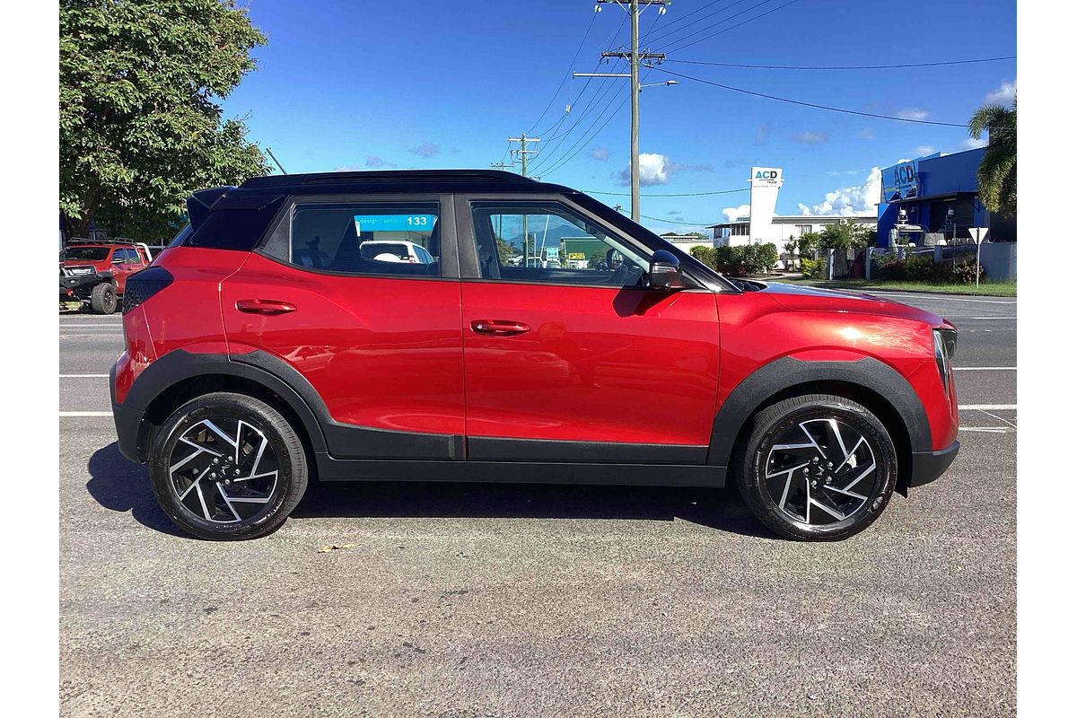 2025 Mahindra XUV3XO AX7L