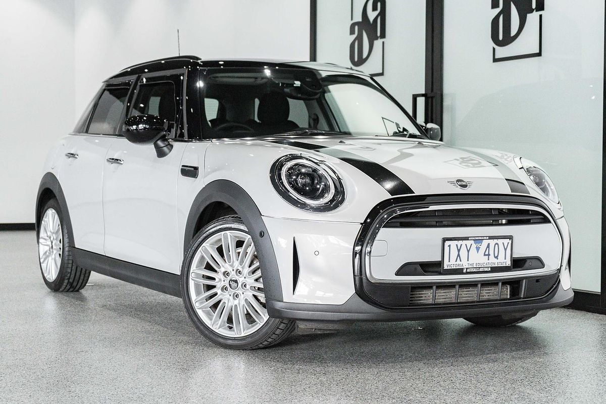 2022 MINI Hatch Cooper Classic F55 LCI-2