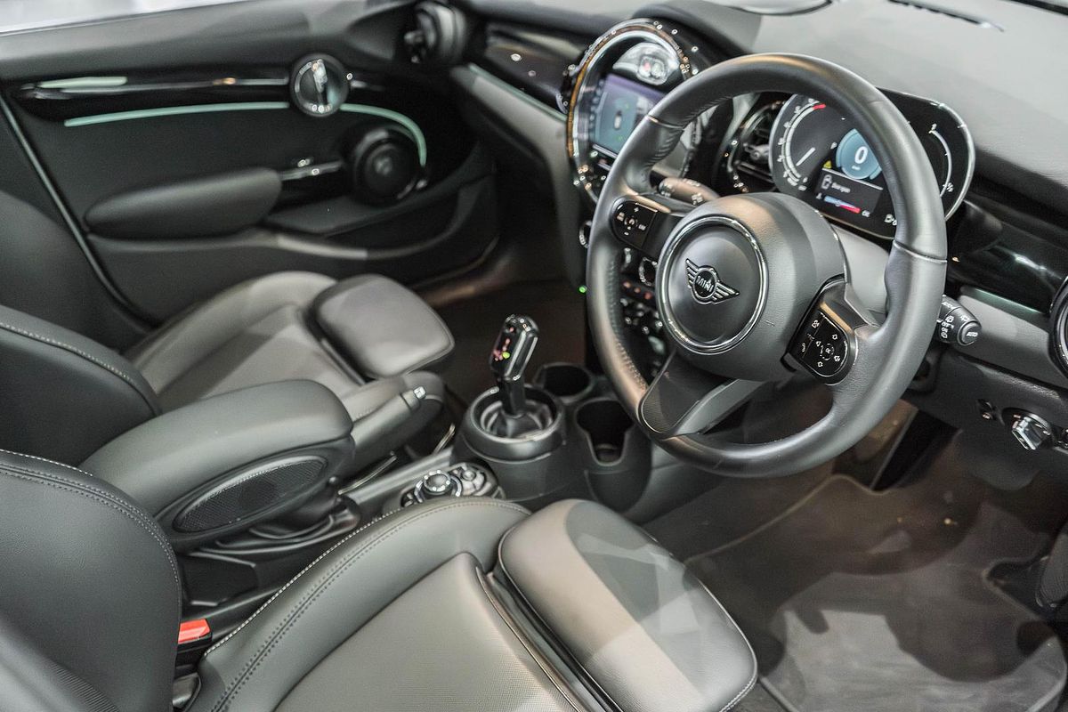 2022 MINI Hatch Cooper Classic F55 LCI-2