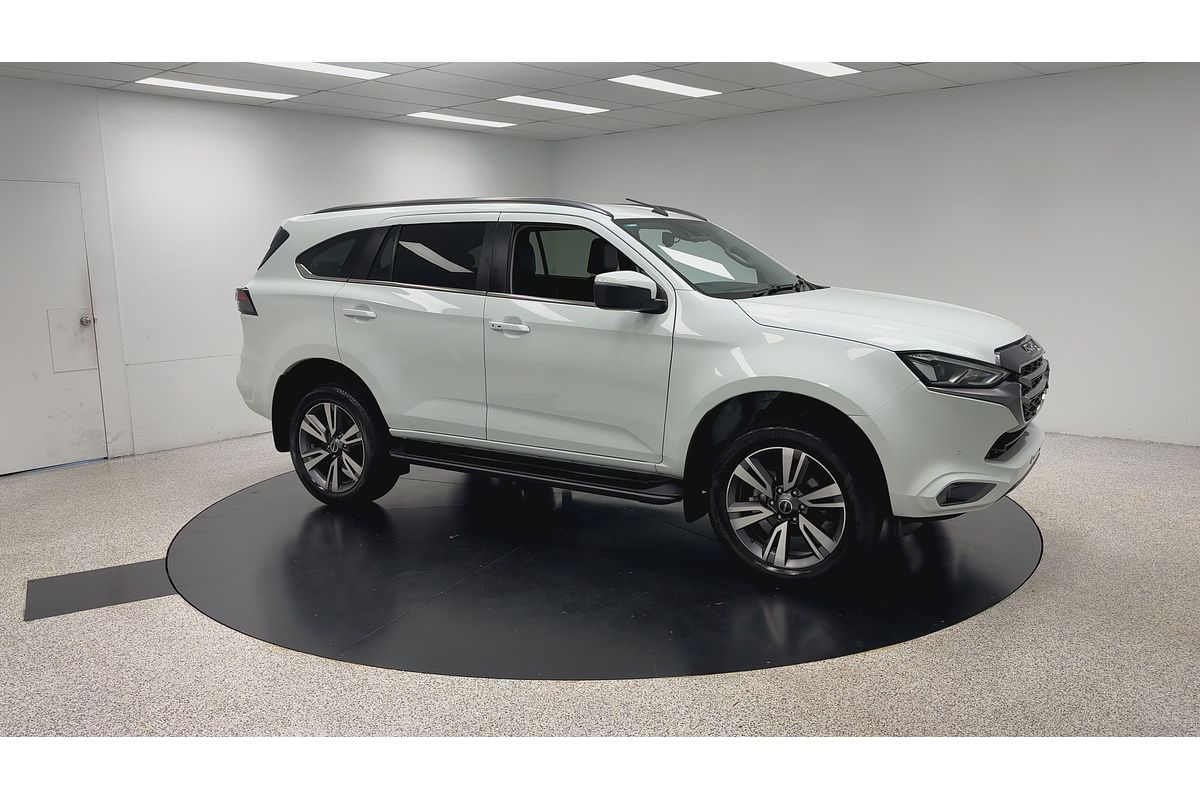 2023 Isuzu MU-X LS-T