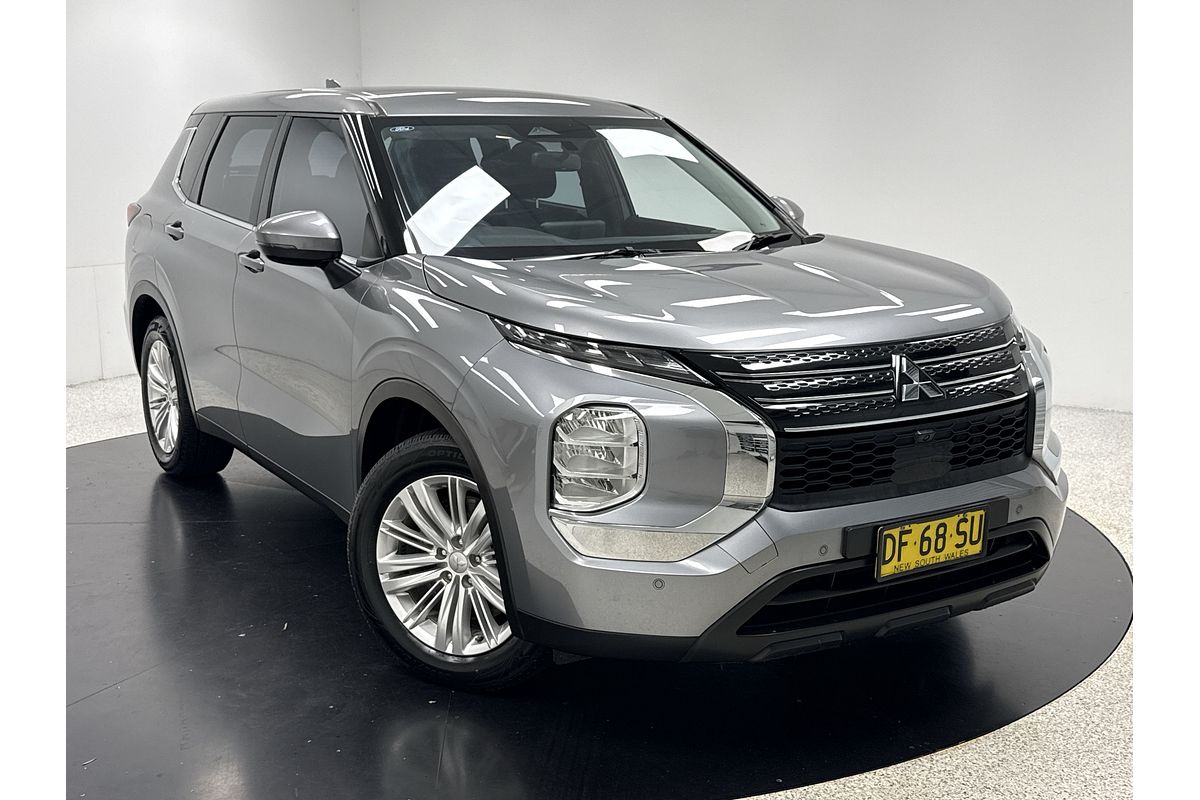 2023 Mitsubishi Outlander ES ZM