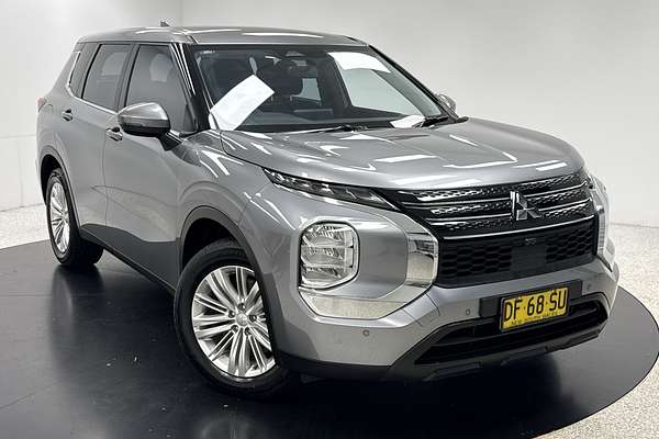 2023 Mitsubishi Outlander ES ZM