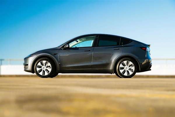 2022 Tesla Model Y Rear-Wheel Drive