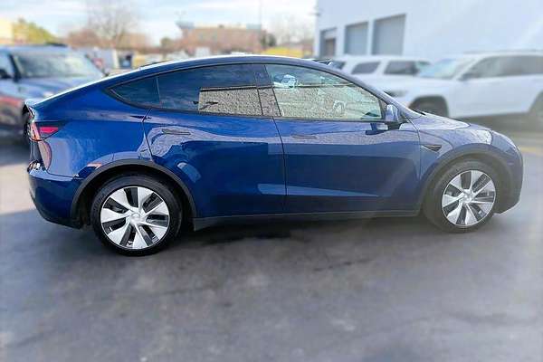 2022 Tesla Model Y Rear-Wheel Drive