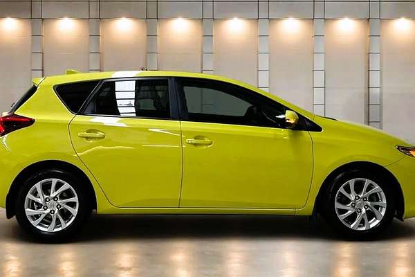 2015 Toyota Corolla Ascent Sport ZRE182R