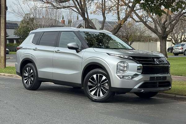 2025 Mitsubishi Outlander LS ZM