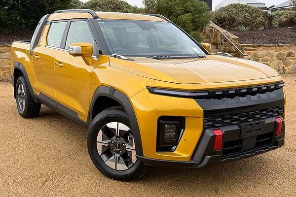 2026 KGM Musso EV AWD O100 4X4 thumb-1