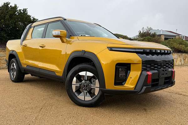 2026 KGM Musso EV AWD O100 4X4 thumb-2