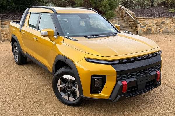 2026 KGM Musso EV AWD O100 4X4 thumb-3