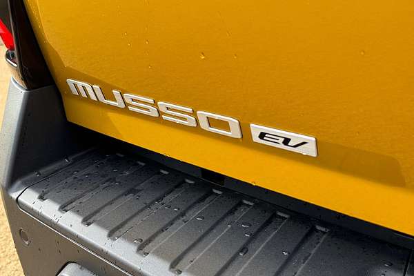 2026 KGM Musso EV AWD O100 4X4 thumb-24