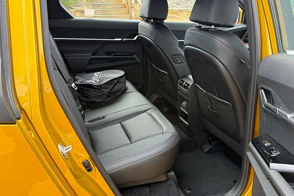 2026 KGM Musso EV AWD O100 4X4 thumb-39