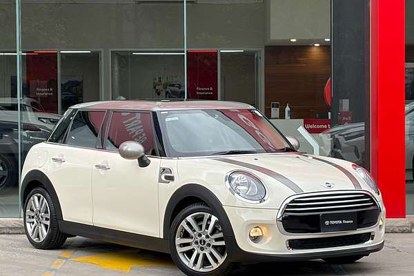 2017 MINI Cooper  F55