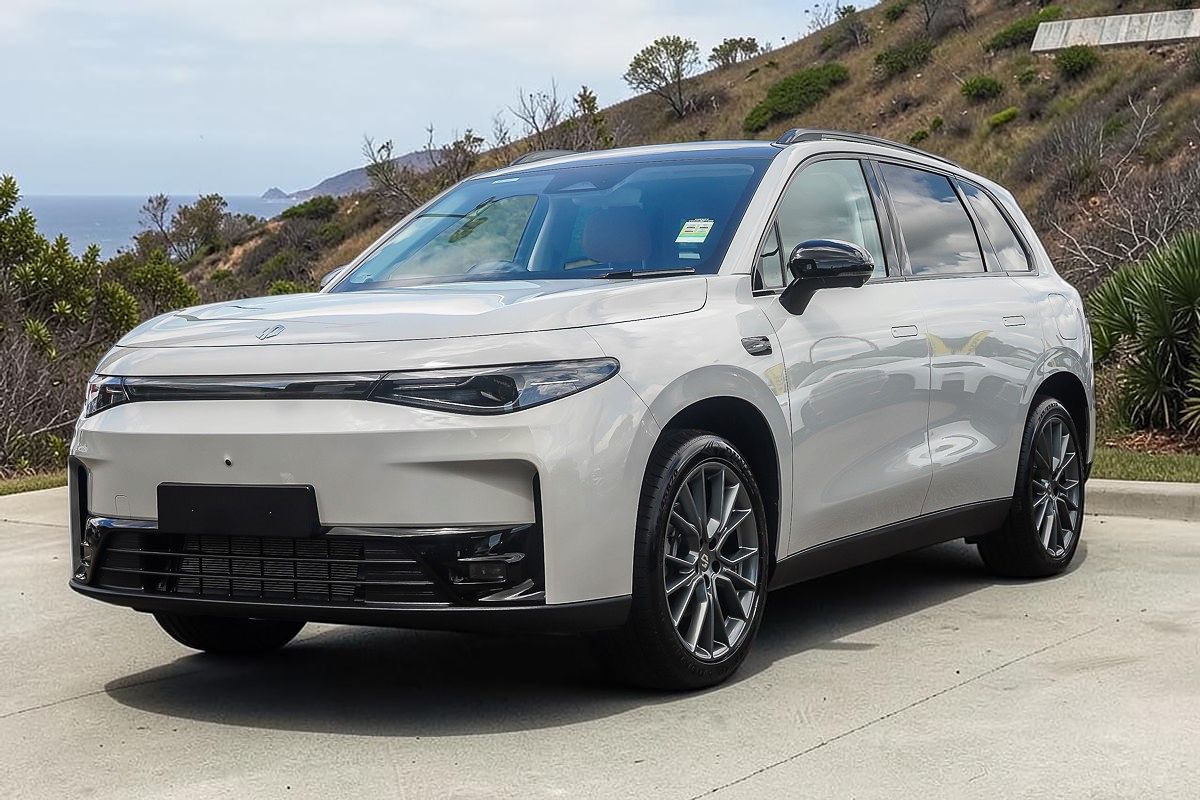 2025 Leapmotor C10 REEV Ultra Hybrid Design B11