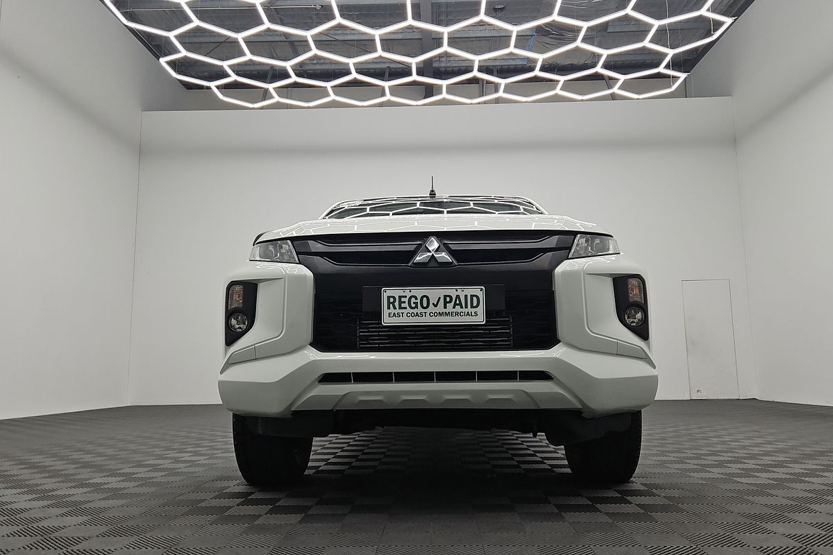 2022 Mitsubishi Triton GLX MR 4X4