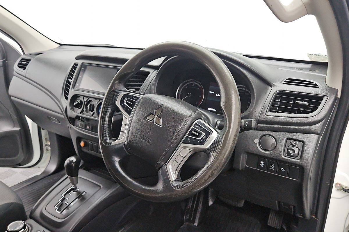 2022 Mitsubishi Triton GLX MR 4X4