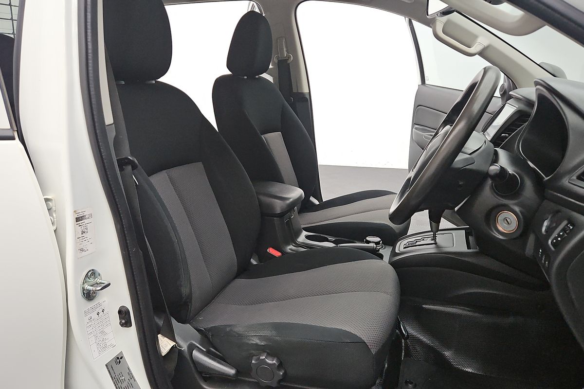 2022 Mitsubishi Triton GLX MR 4X4