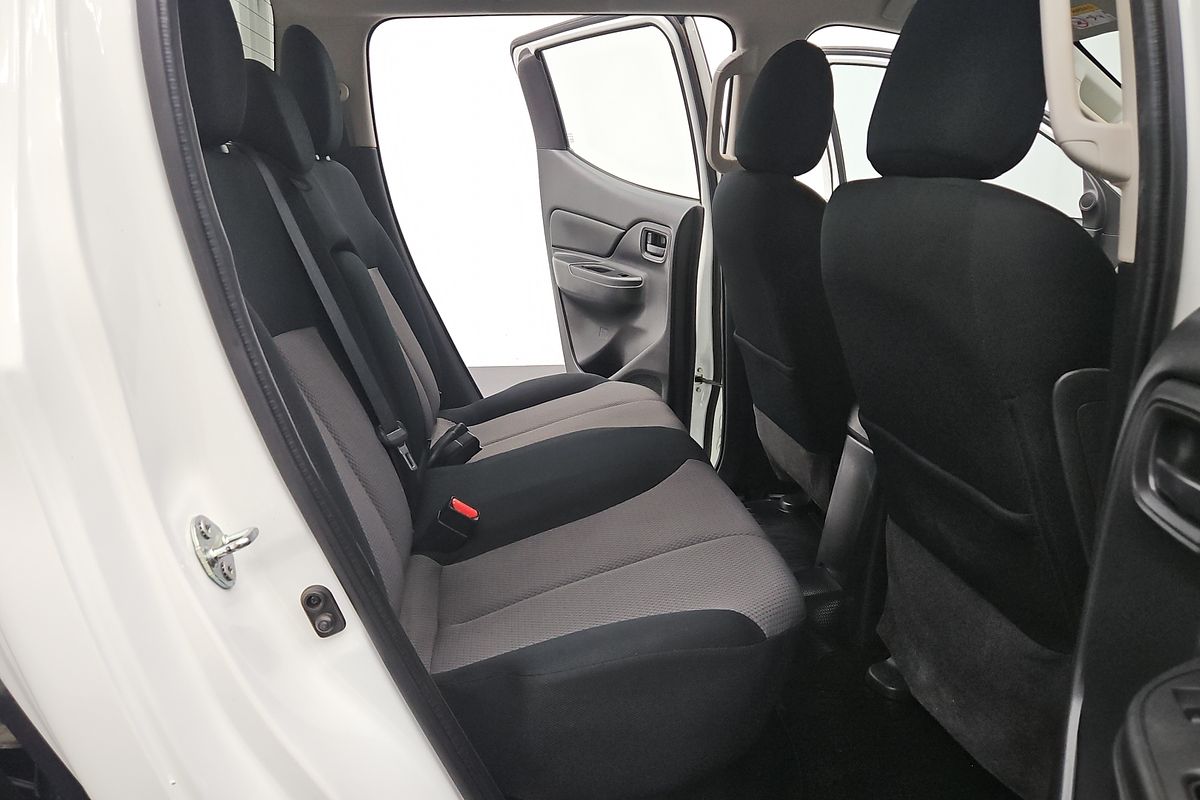 2022 Mitsubishi Triton GLX MR 4X4