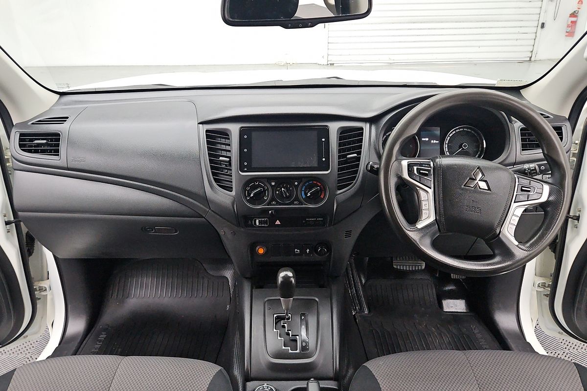 2022 Mitsubishi Triton GLX MR 4X4