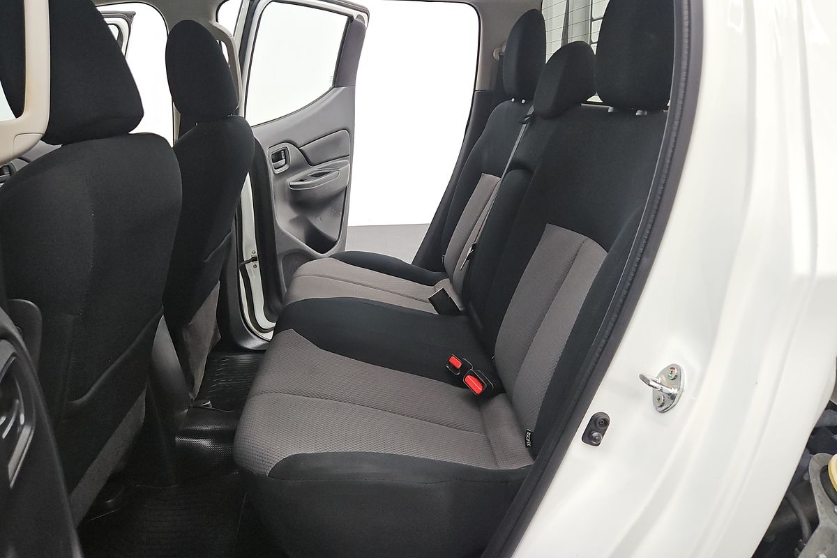 2022 Mitsubishi Triton GLX MR 4X4