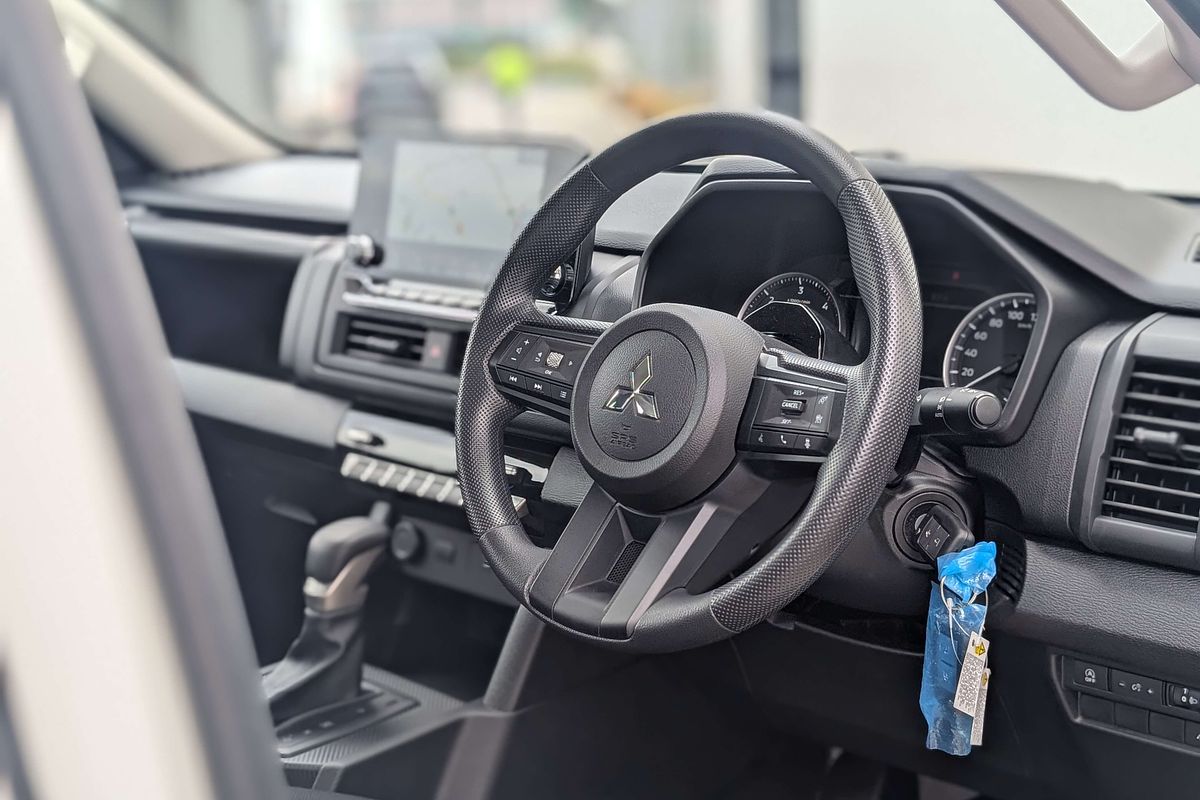 2025 Mitsubishi Triton GLX MV 4X4