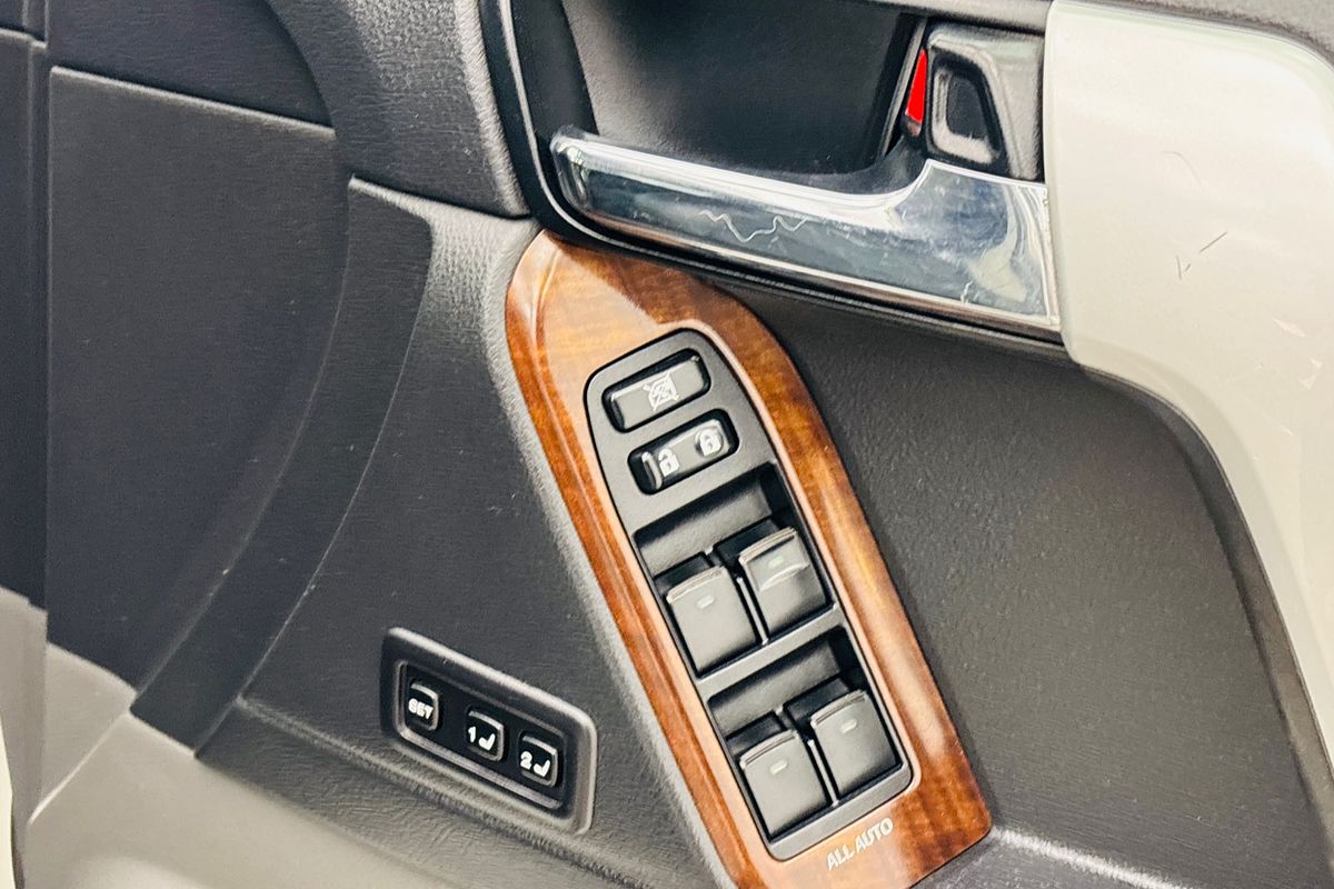 Prado Kakadu 3.0L T Diesel Automatic Wagon