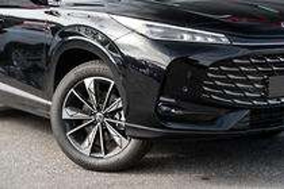 2025 MG HS Essence AS33