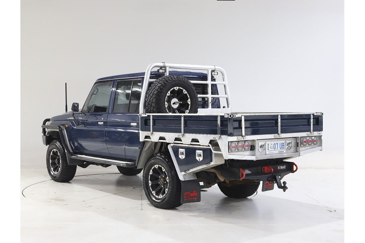 LC Military GXL 4.5L T Diesel Manual Dual Cab Chassis 7C71490 002