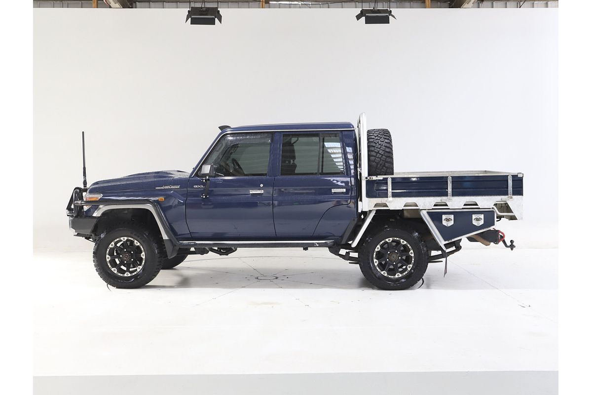 LC Military GXL 4.5L T Diesel Manual Dual Cab Chassis 7C71490 002