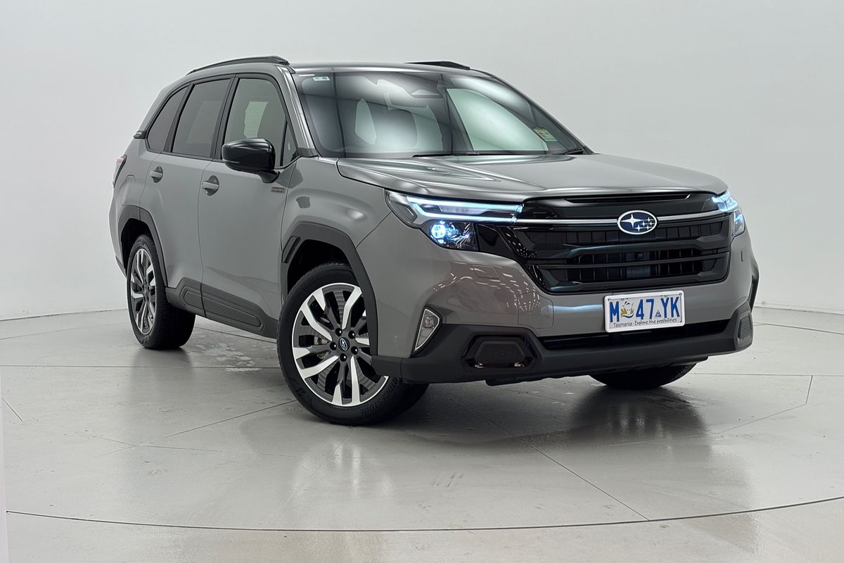 2025 Subaru Forester Hybrid Touring S6