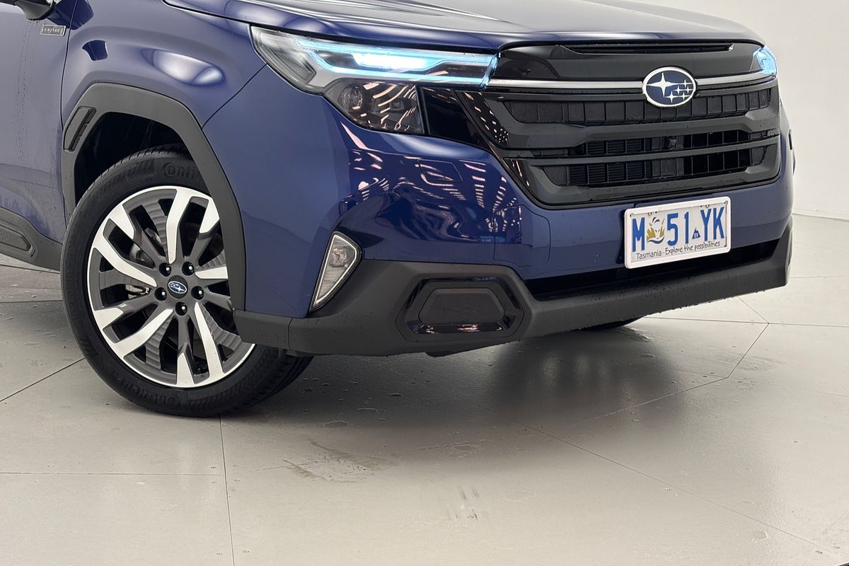 2025 Subaru Forester Hybrid Touring S6