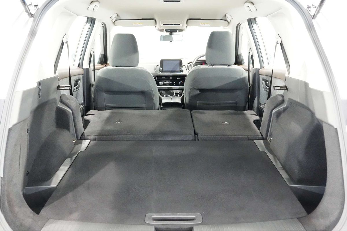 2025 Nissan X-TRAIL ST T33