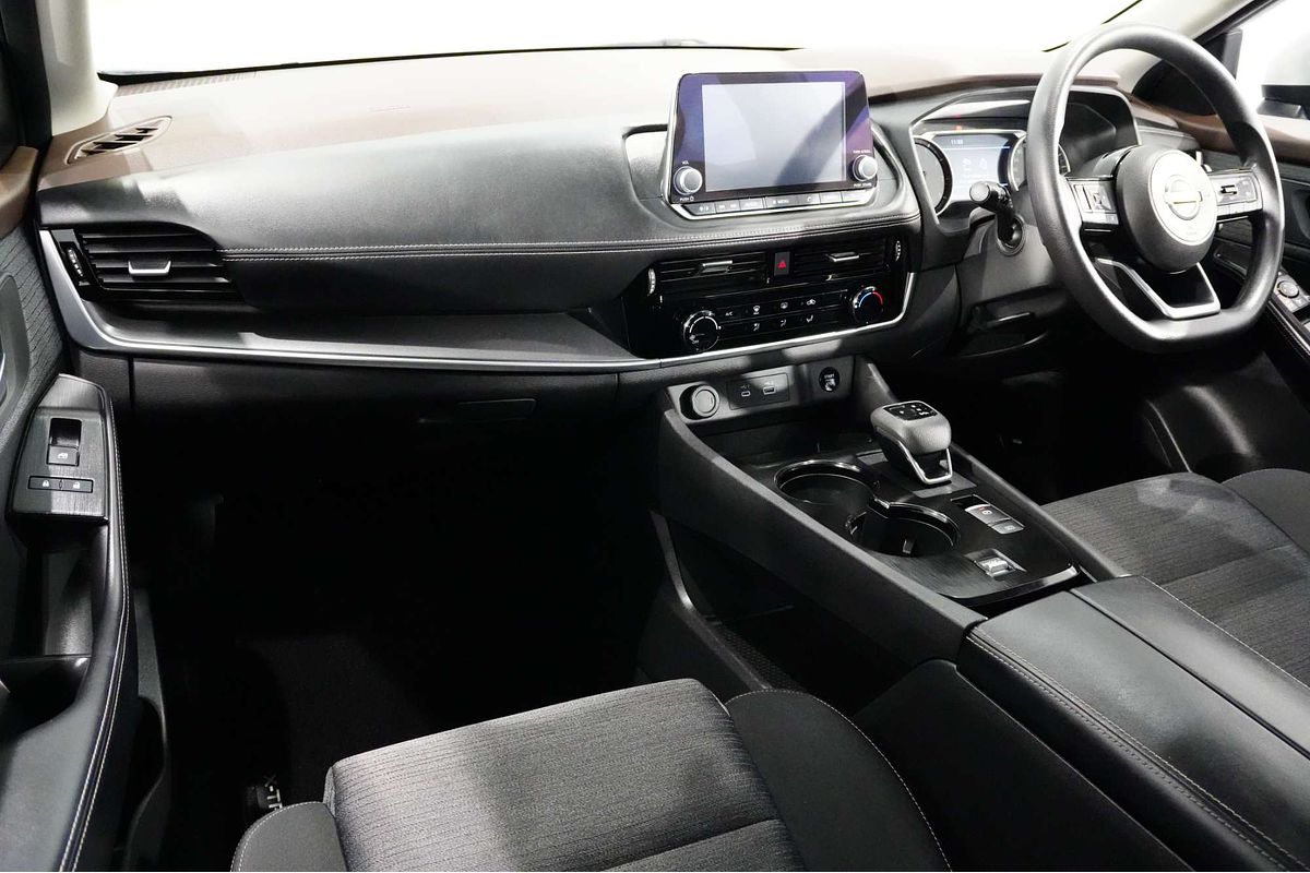 2025 Nissan X-TRAIL ST T33