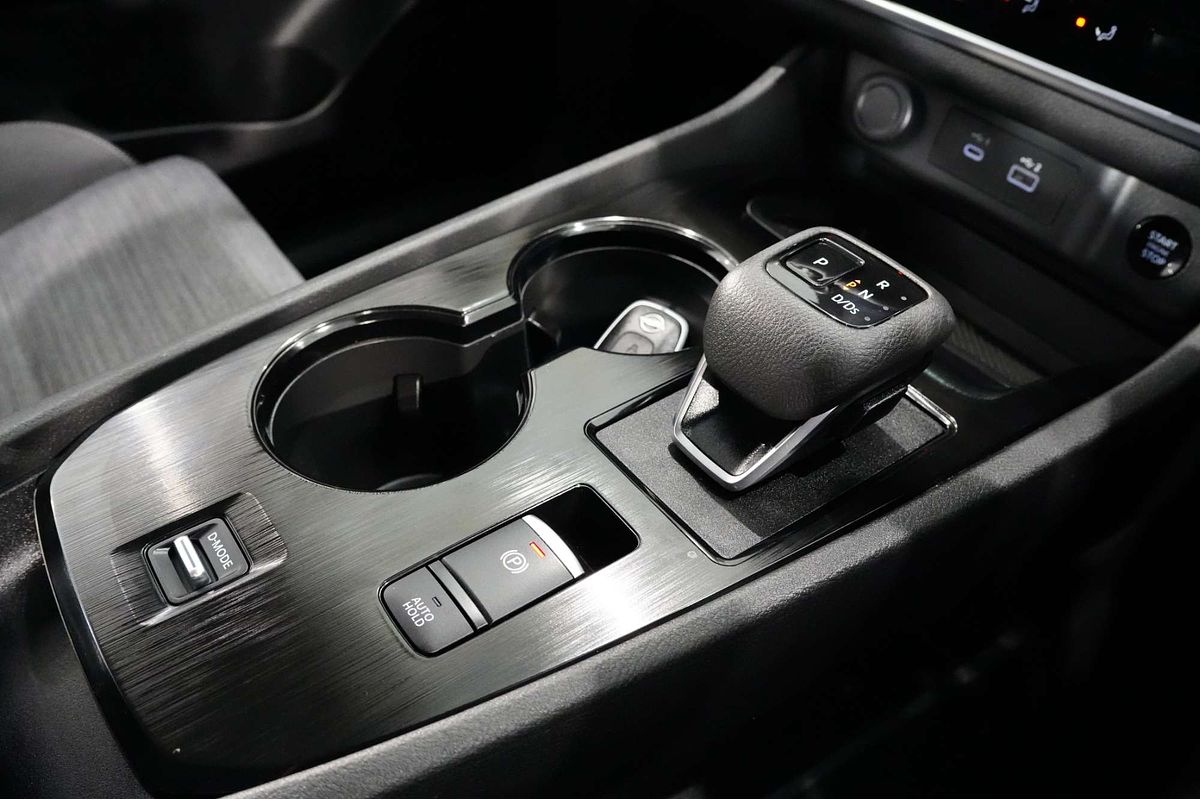 2025 Nissan X-TRAIL ST T33