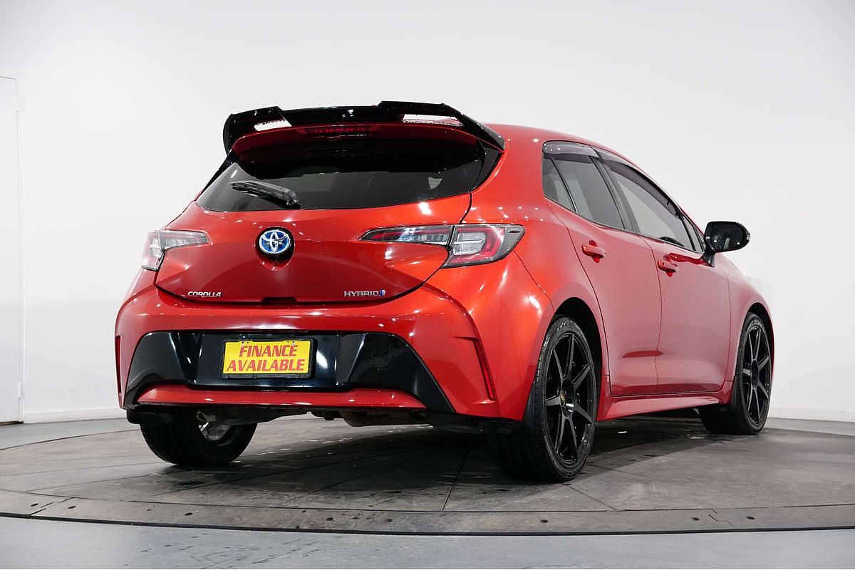 2018 Toyota Corolla SX Hybrid ZWE211R