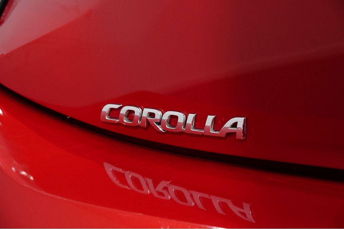 2018 Toyota Corolla SX Hybrid ZWE211R