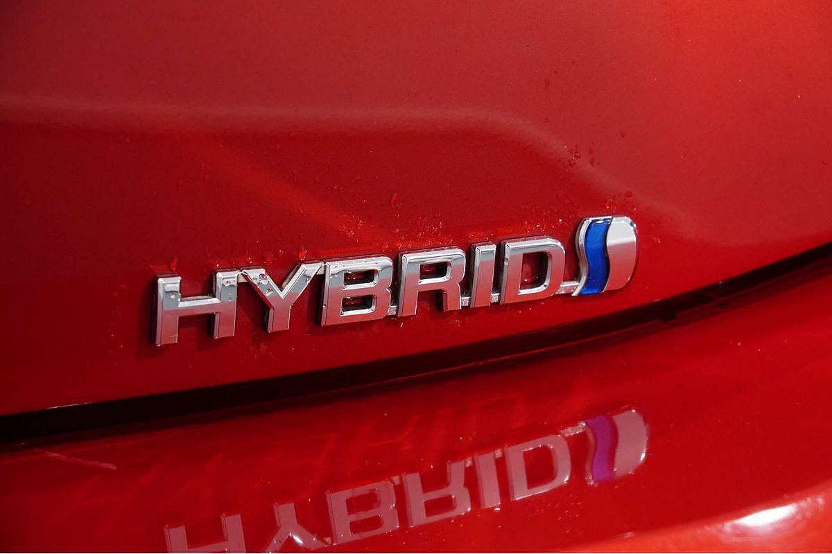 2018 Toyota Corolla SX Hybrid ZWE211R