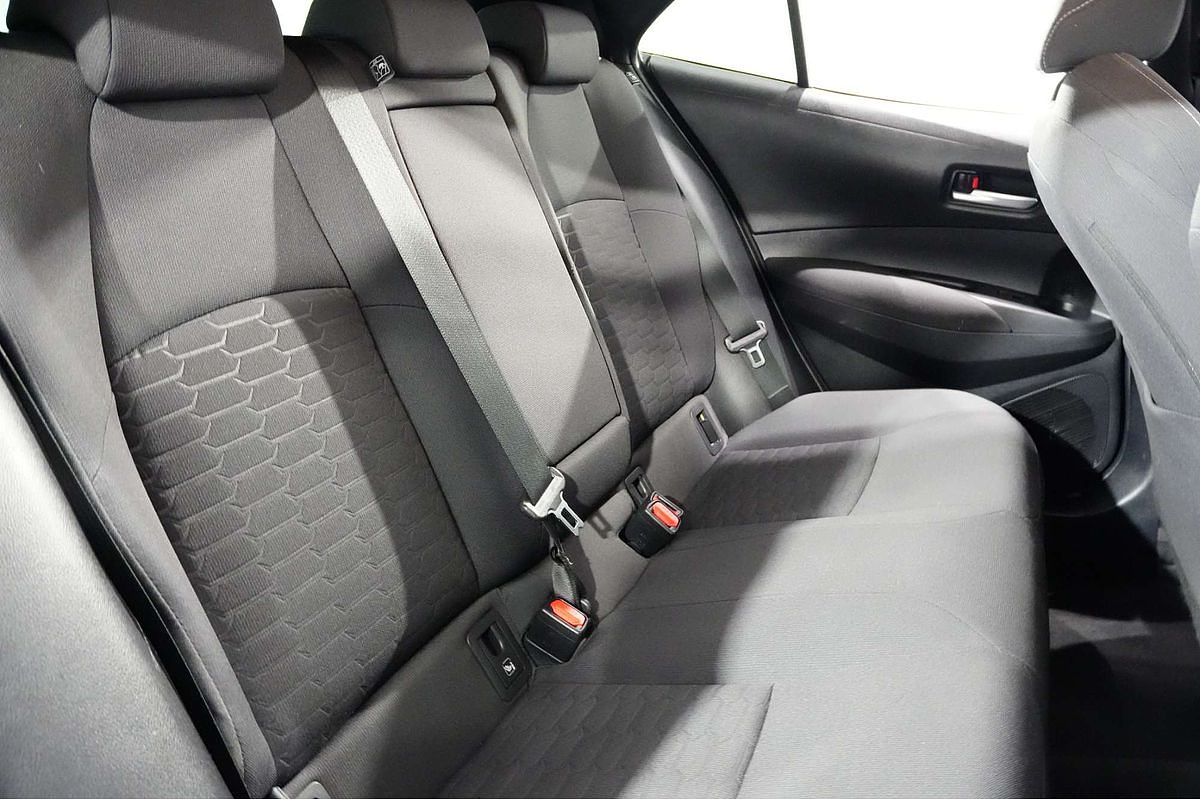 2018 Toyota Corolla SX Hybrid ZWE211R