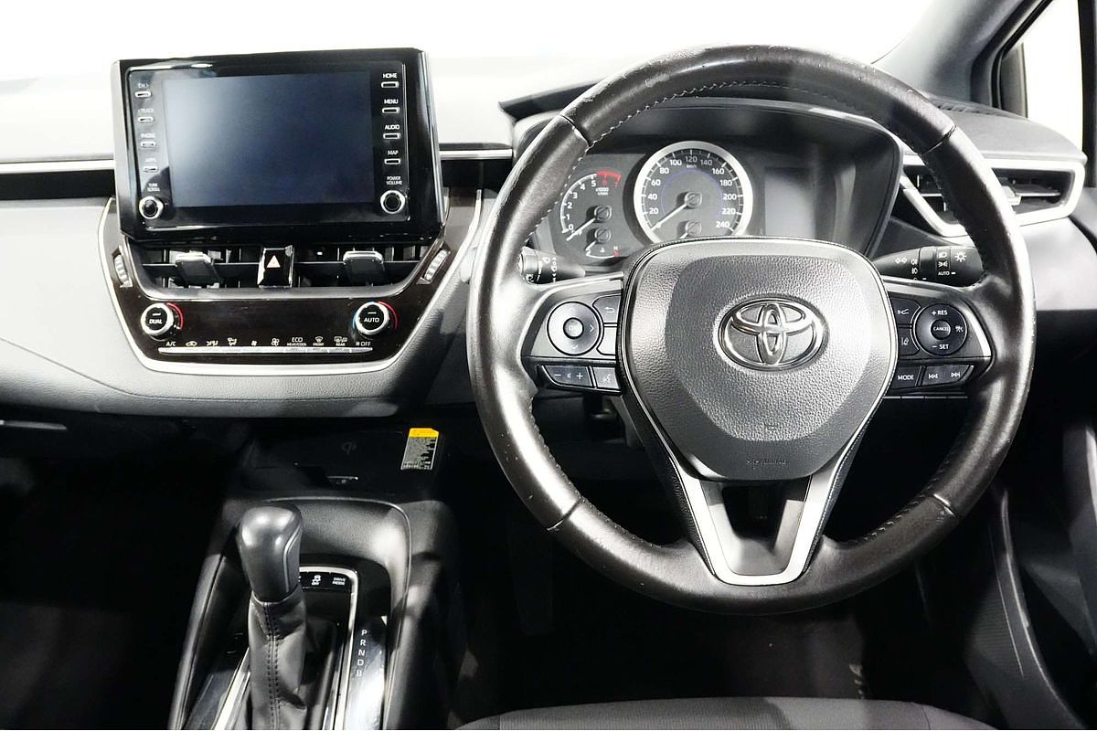 2018 Toyota Corolla SX Hybrid ZWE211R