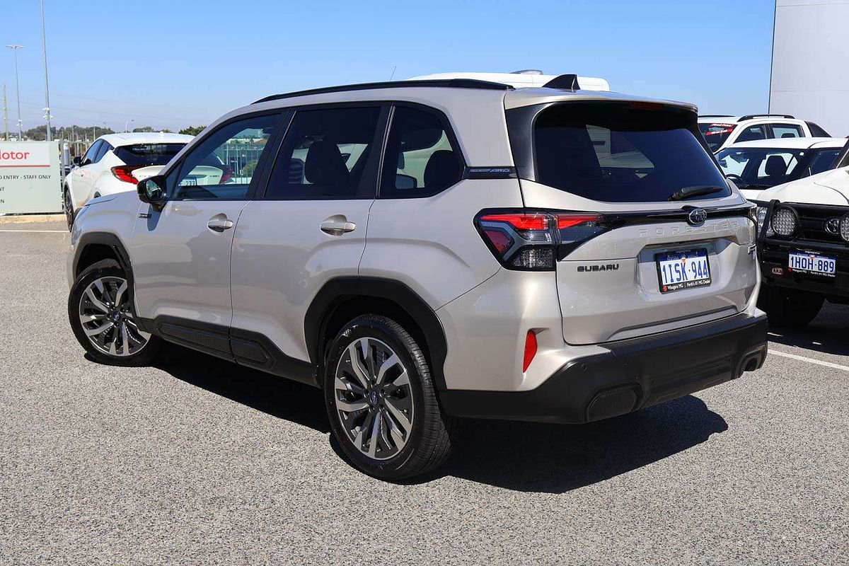 2025 Subaru Forester Hybrid Touring S6
