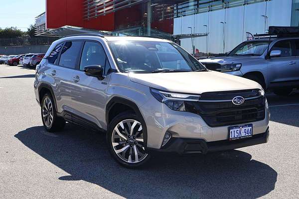 2025 Subaru Forester Hybrid Touring S6