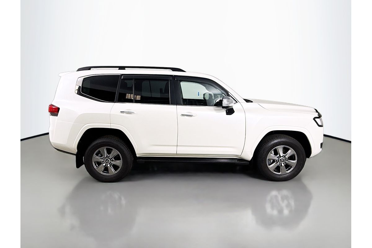 2024 Toyota Landcruiser Sahara FJA300R