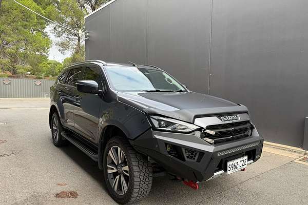 2023 Isuzu MU-X LS-T