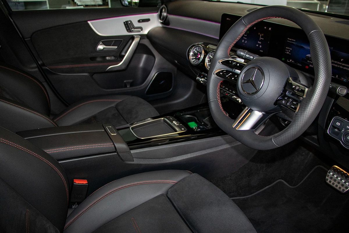 W177 804+054MY A200 Hatch 5dr DCT 7sp 1.3T