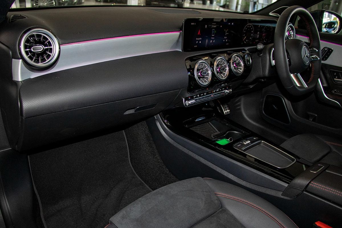 W177 804+054MY A200 Hatch 5dr DCT 7sp 1.3T